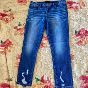 Buckle Black skinny jean, size 31 waist, medium wash, destructed